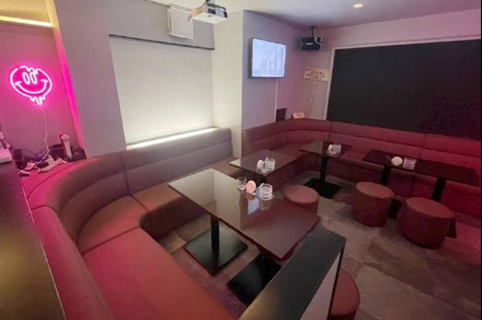 ガールズバー東京夜遊 本店 店内写真2